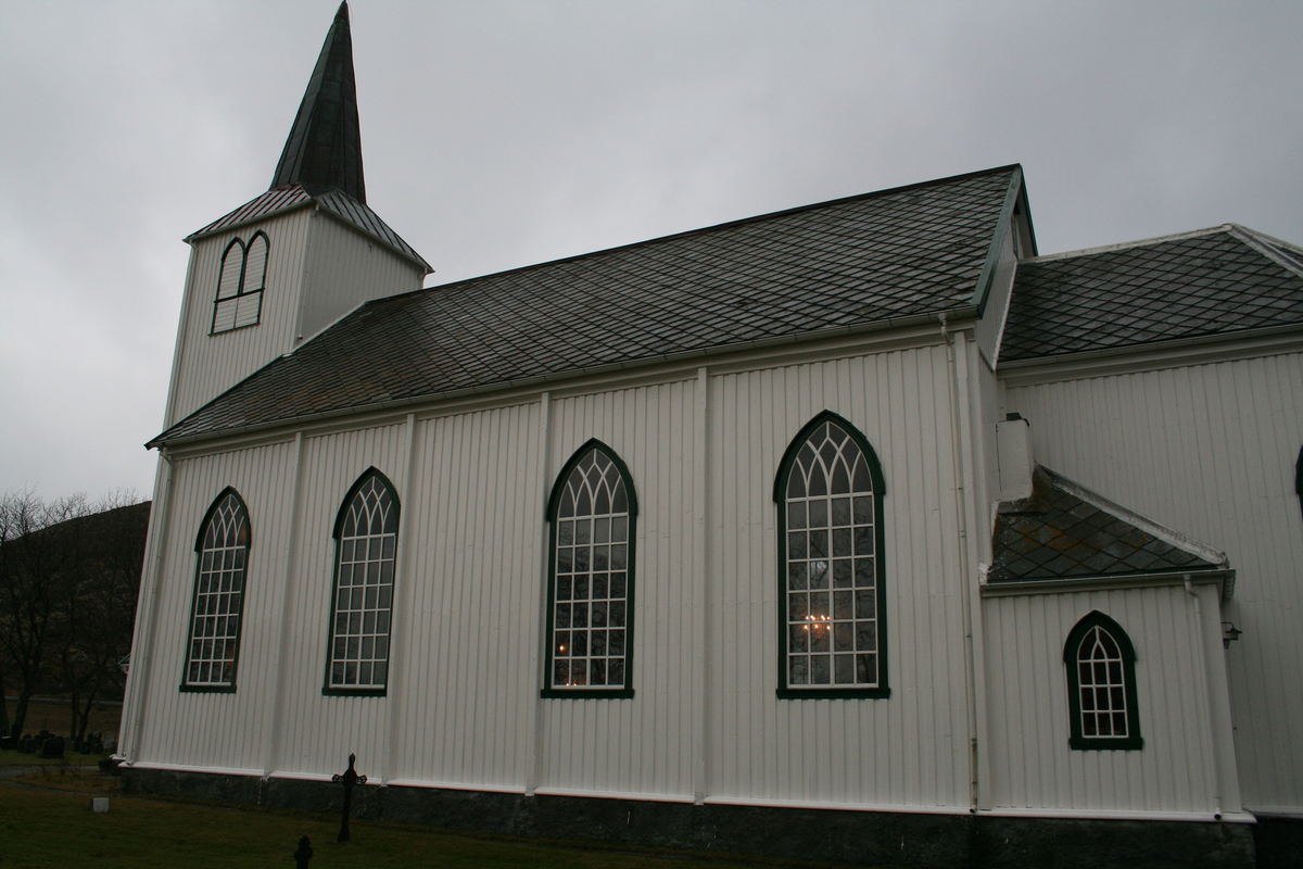 Trekirke oppført i 1878.