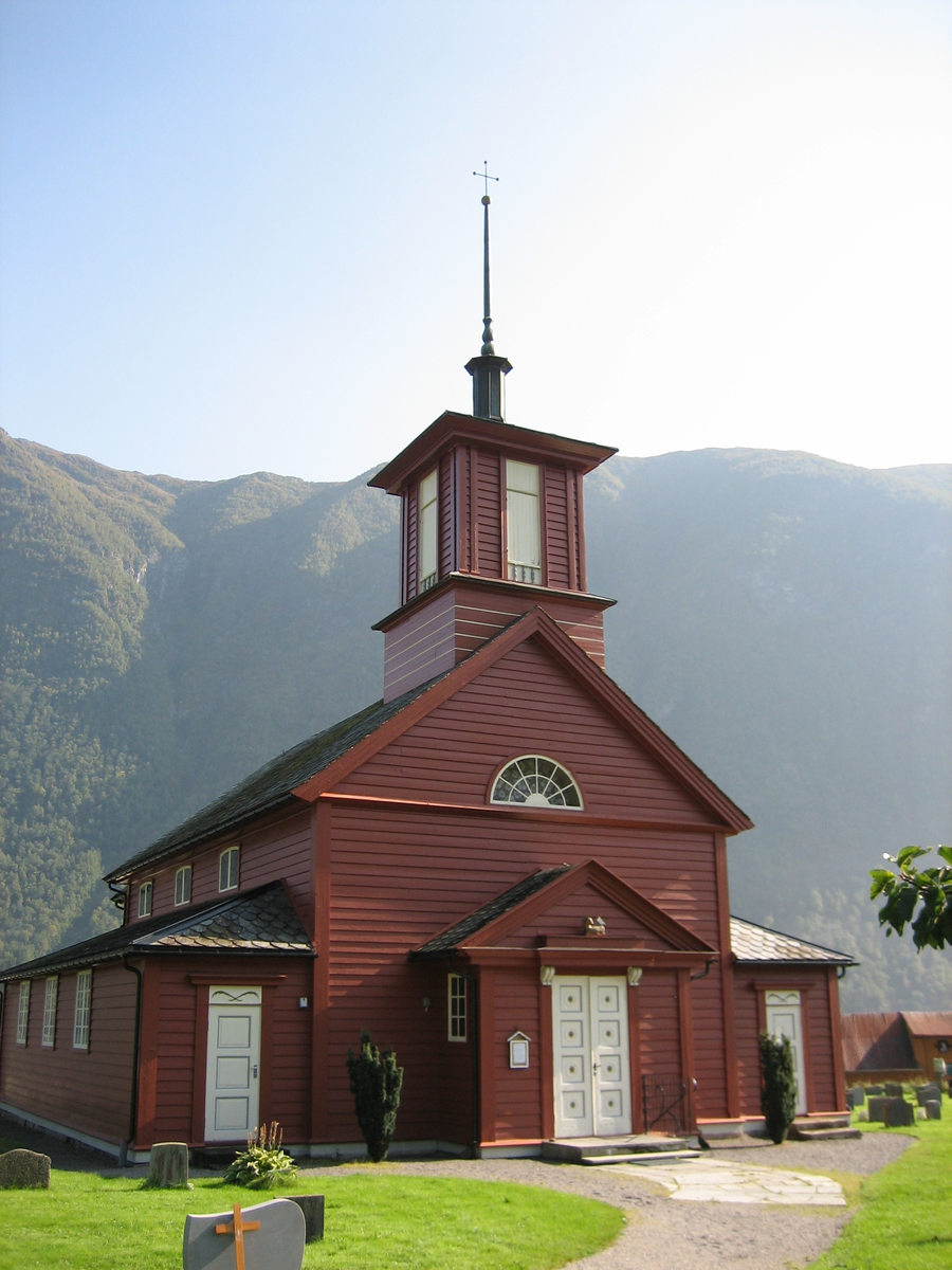 Trekirke oppført i 1861.