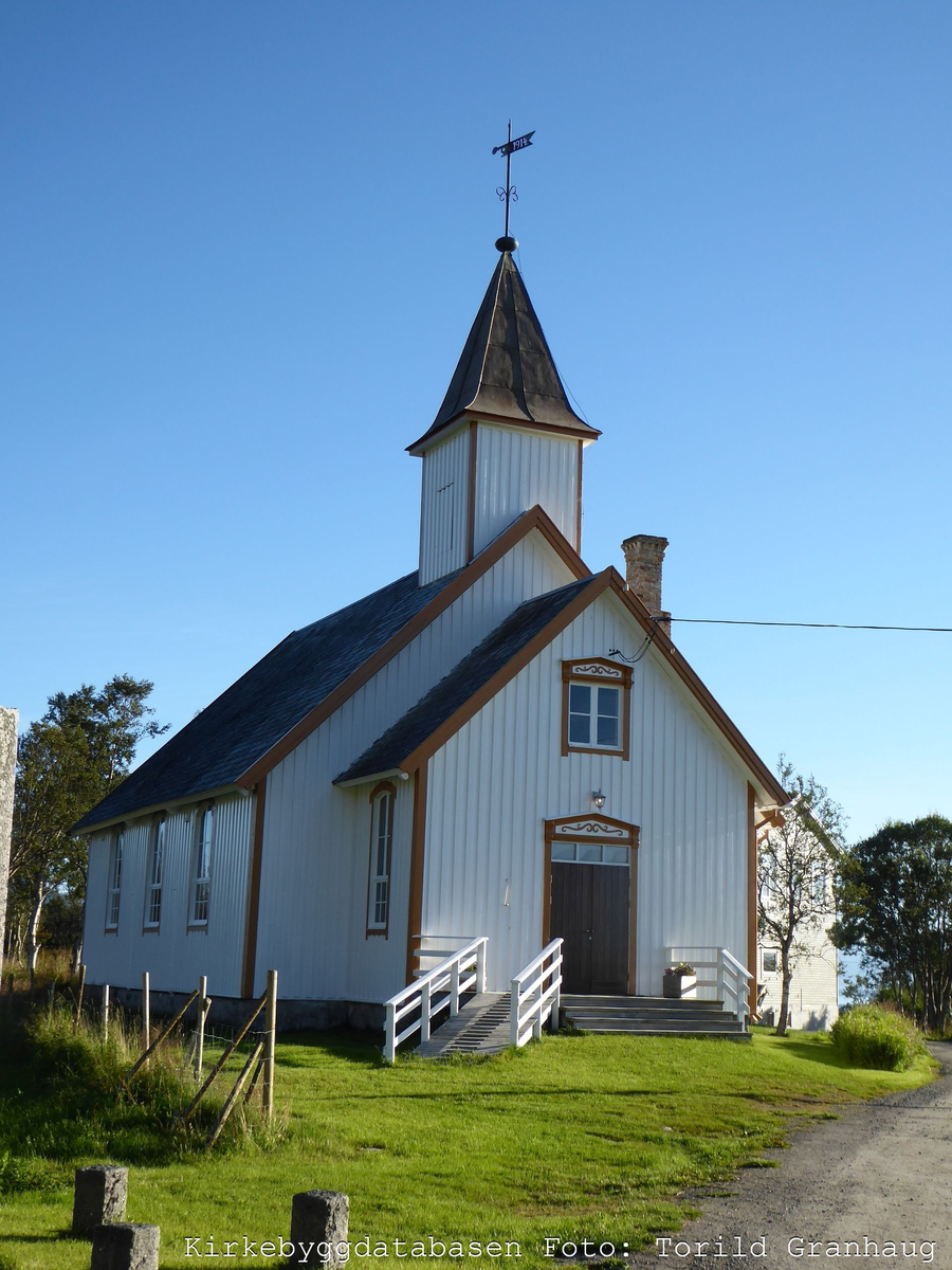 Trekirke oppført i 1915.
