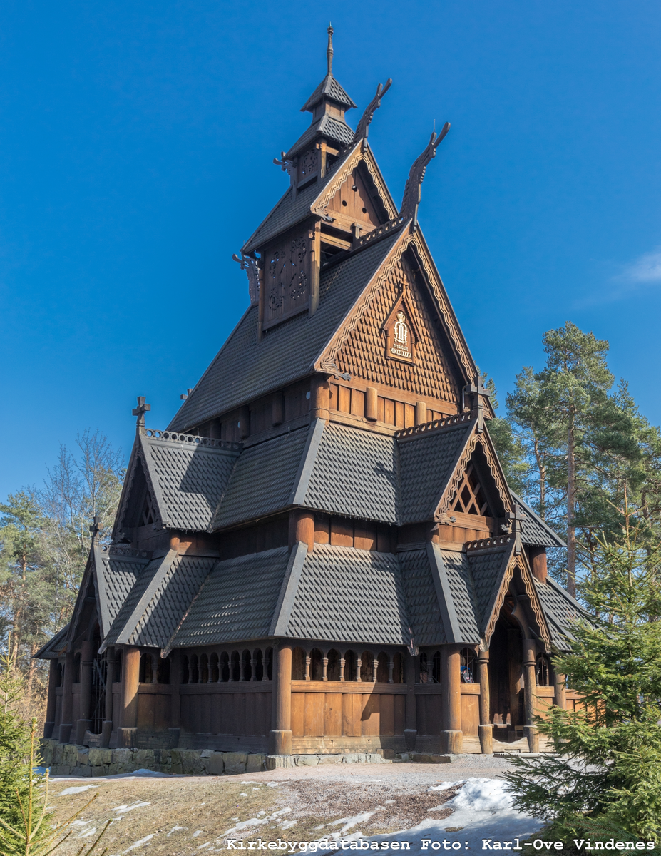Stavkirke, oppført ca år 1200.