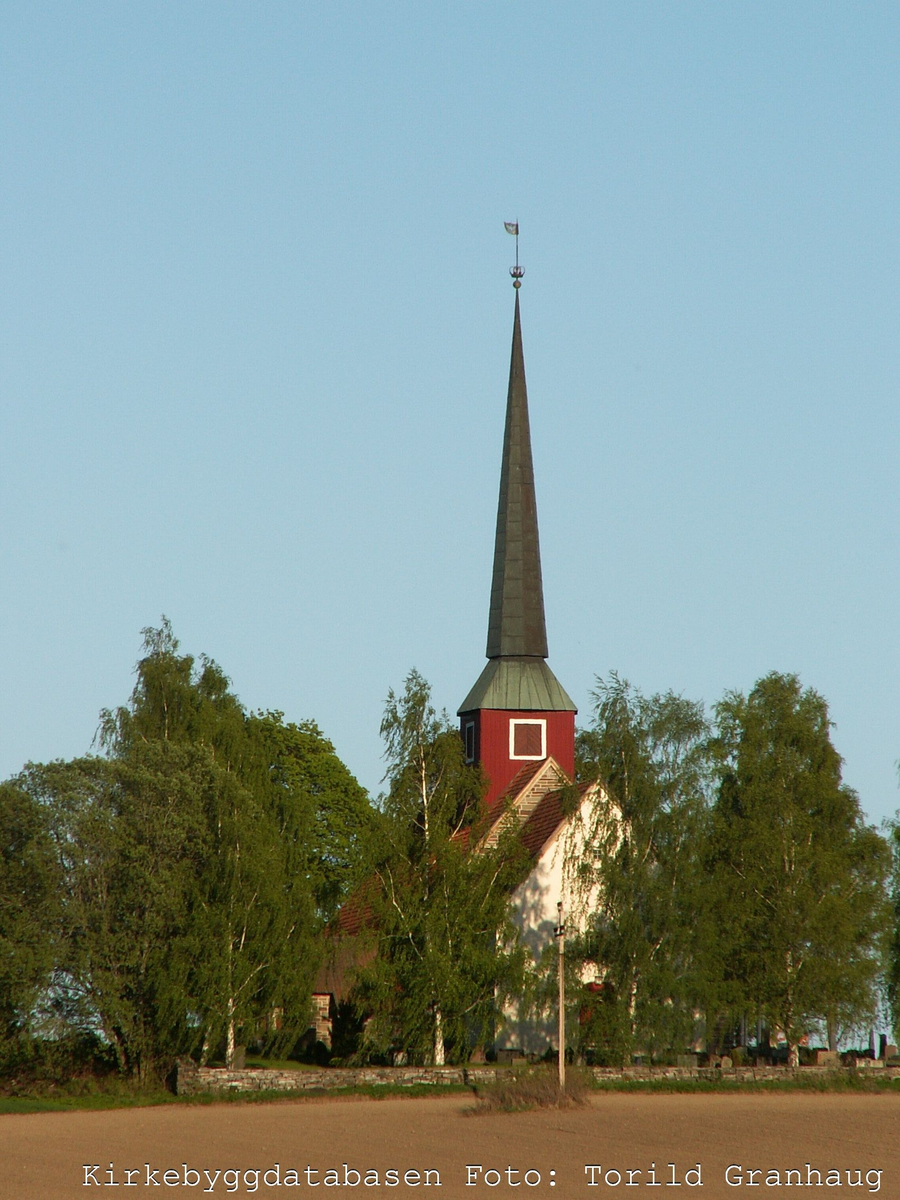 Steinkirke fra middelalderen, oppført ca år 1200.