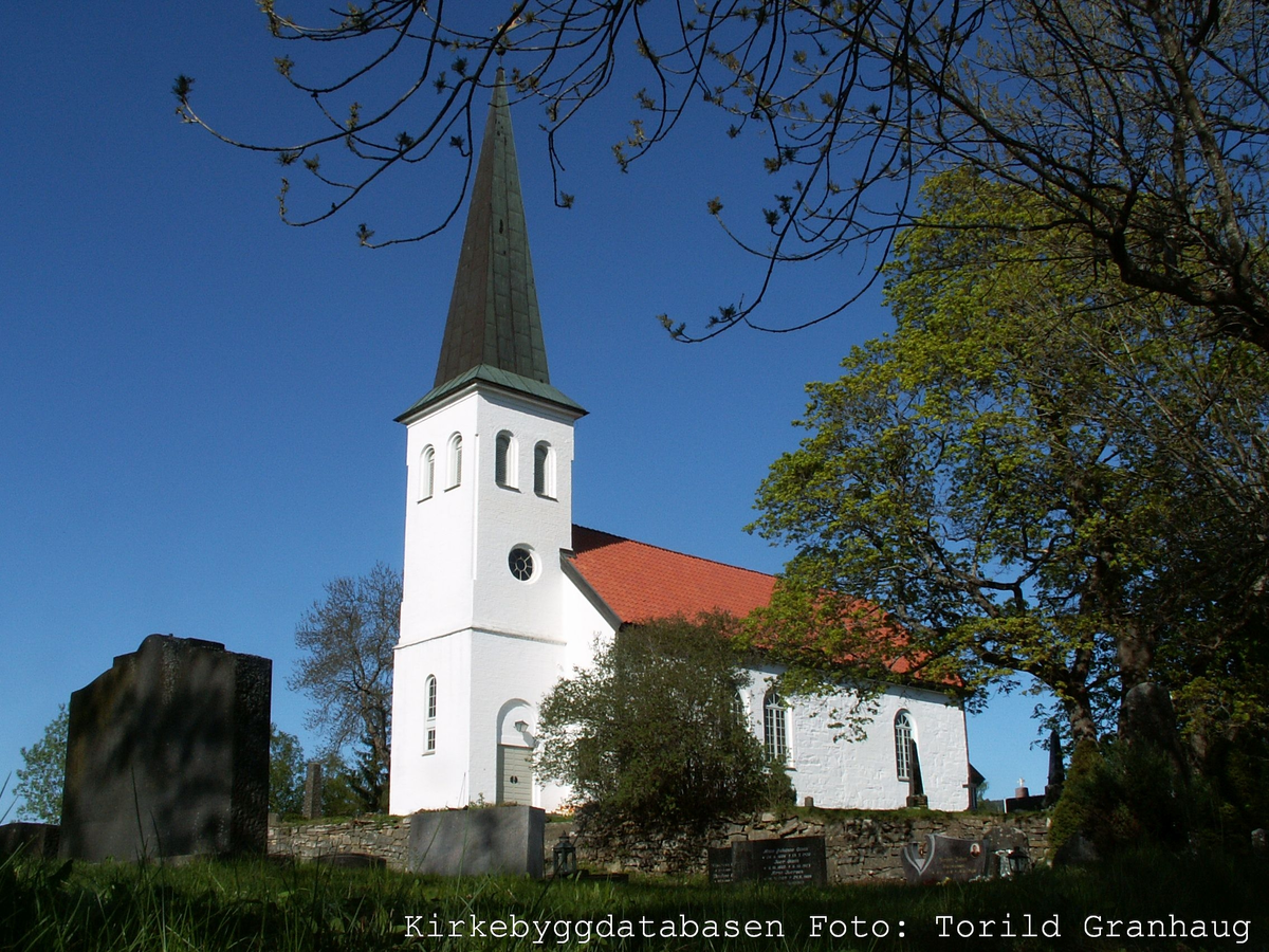 Steinkirke fra middelalderen, oppført ca år 1200.