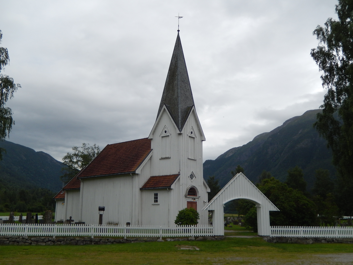Trekirke oppført i 1654.
