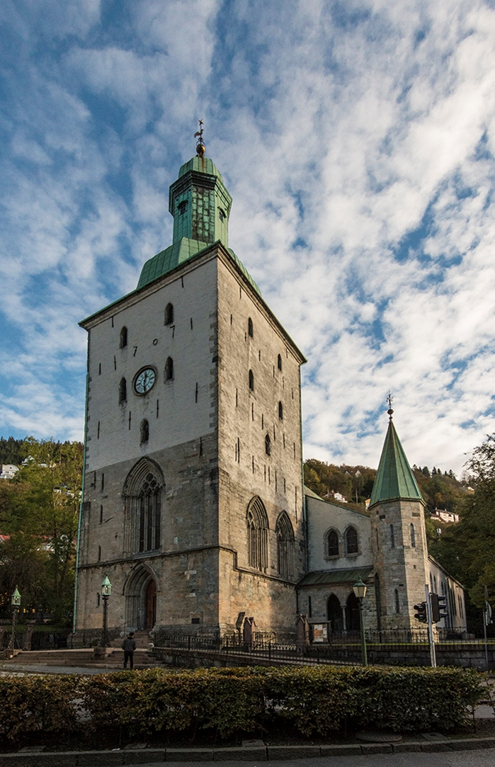 Steinkirke fra middelalderen, oppført ca år 1250.