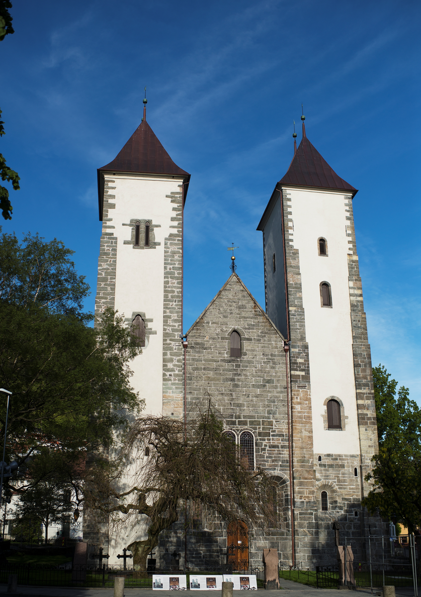 Steinkirke fra middelalderen, oppført ca år 1140.