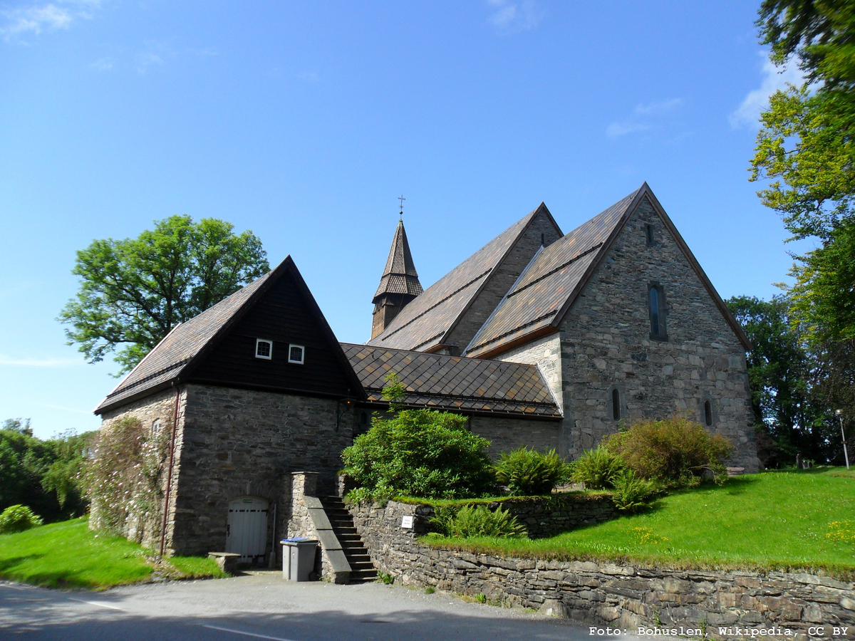 Steinkirke fra middelalderen, oppført ca år 1150.