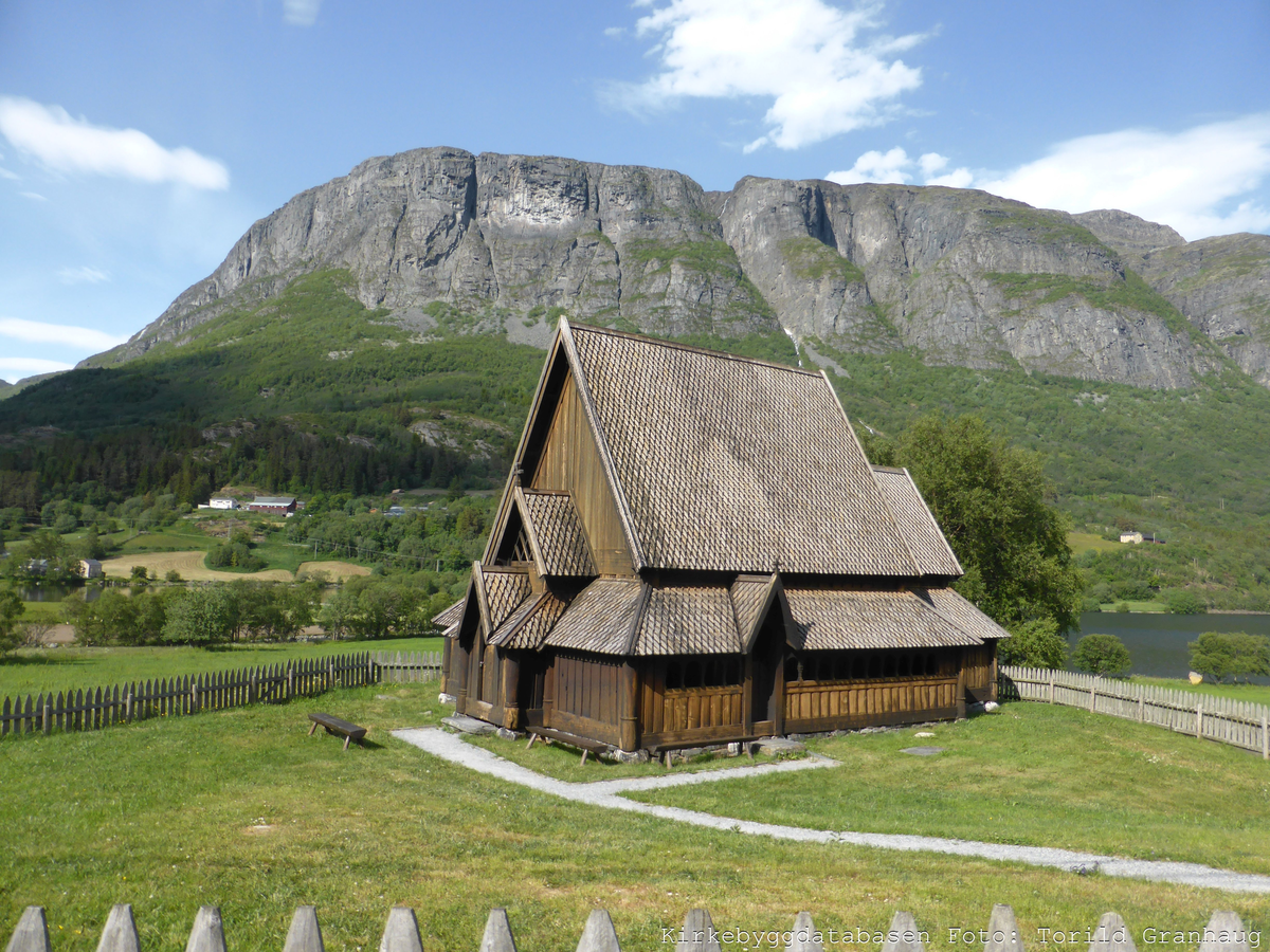 Stavkirke, oppført ca år 1180.
