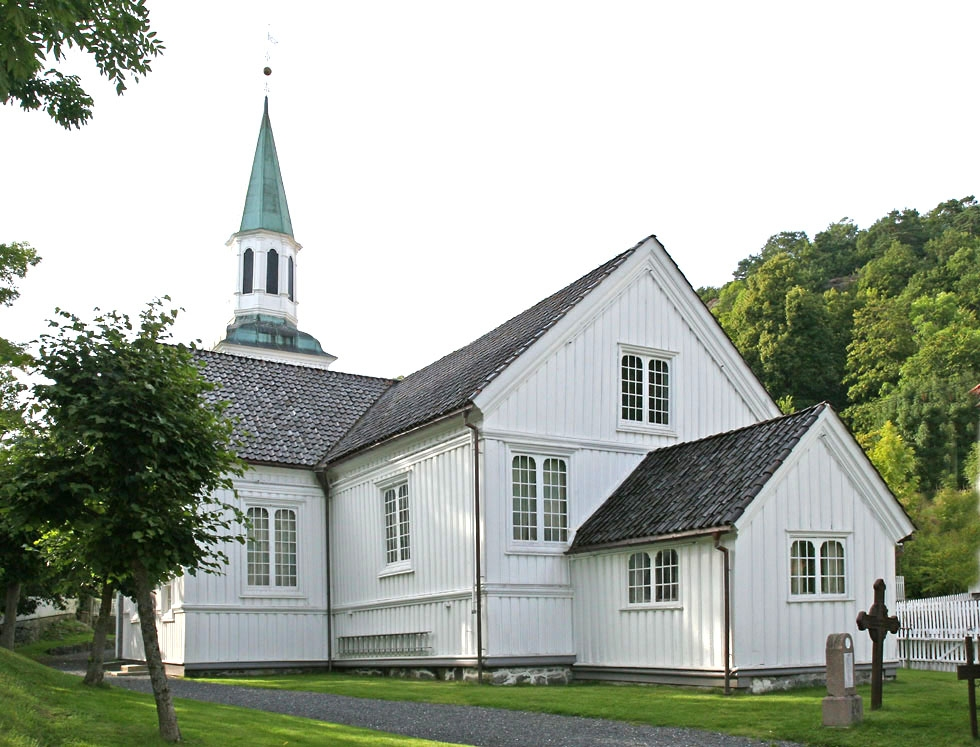 Trekirke oppført i 1647.