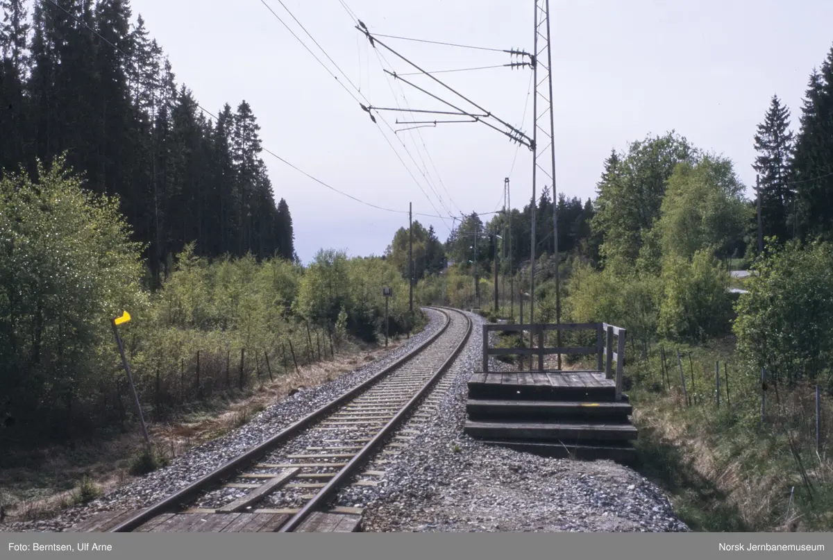 Lasterampe syd for Rudskau holdeplass mellom Gautestad og Ise på Østfoldbanen Østre linje