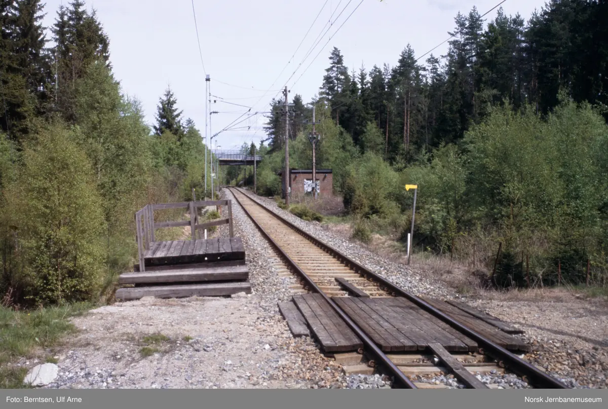 Lasterampe syd for Rudskau holdeplass mellom Gautestad og Ise på Østfoldbanen Østre linje