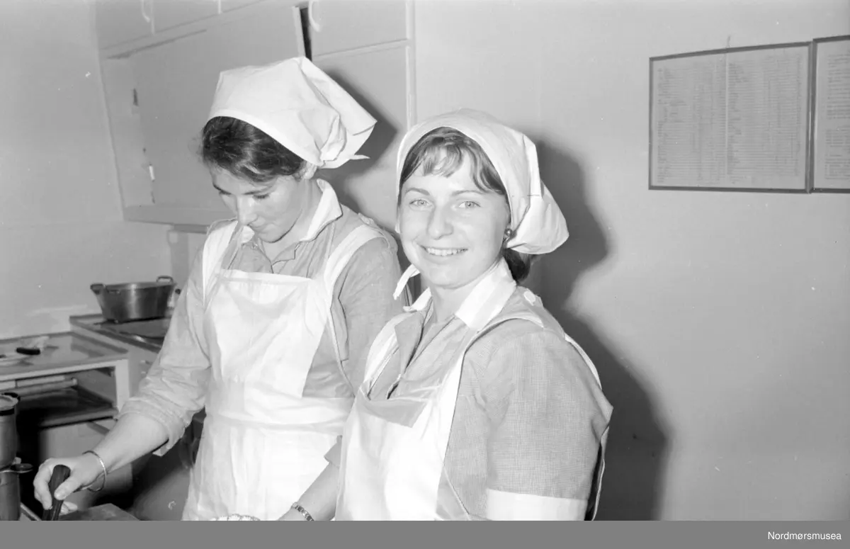 Fra Husmorskolen. Bildet er datert til august 1966. Fra Romsdalspostens arkiv. 