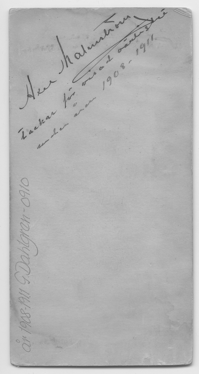 På kuvertet står följande information sammanställd vid museets första genomgång av materialet: 1908-1911. Axel Malmström tackar för visad vänlighet under åren 1908-1911
(tagit i Västerås)