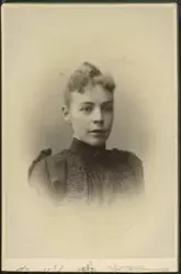 På kuvertet står följande information sammanställd vid musee