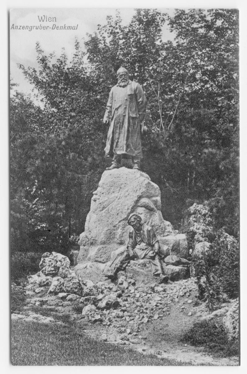 På kuvertet står följande information sammanställd vid museets första genomgång av materialet: Anzengruber Denkmal.