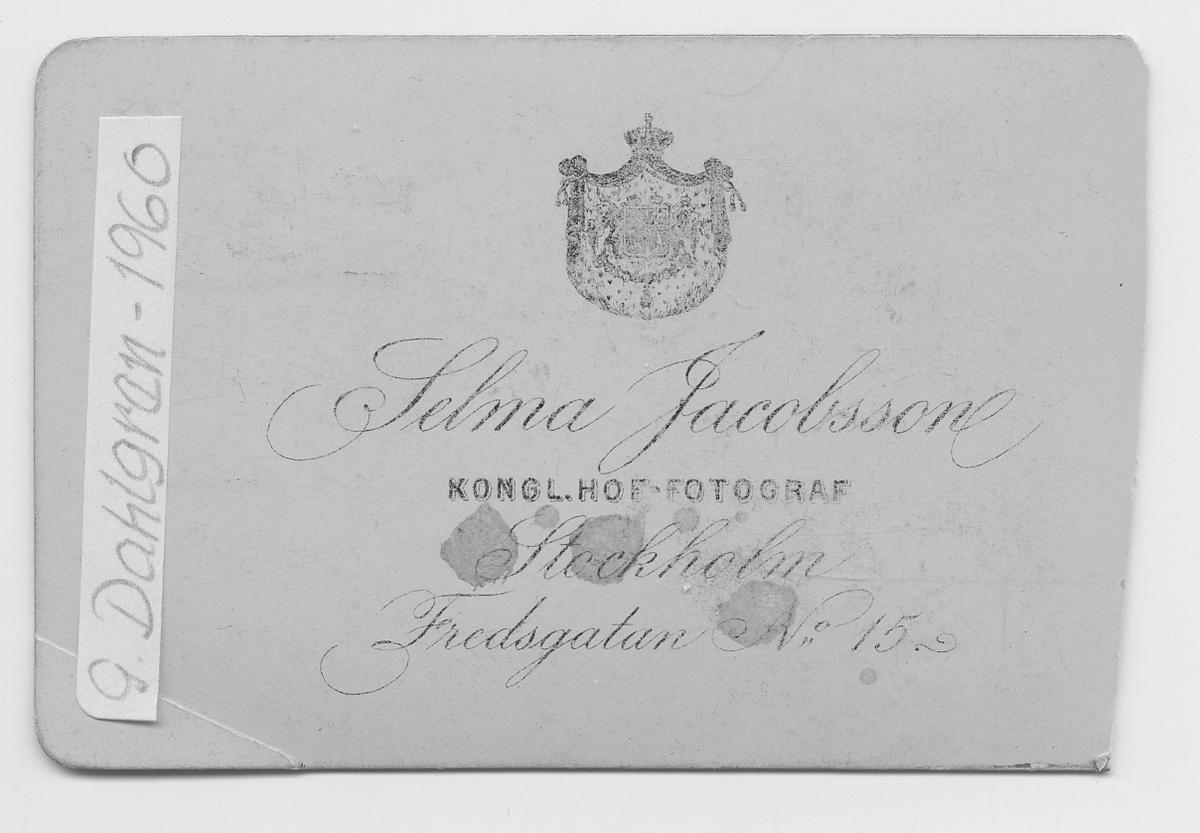 På kuvertet står följande information sammanställd vid museets första genomgång av materialet: Porträtt man