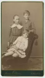 På kuvertet står följande information sammanställd vid musee