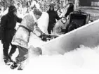 Ingenjörstrupper, snöplogning i Dalarna.