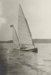 Segelkanot av typ "Viking", konstruerad av Arvid Rosengren.