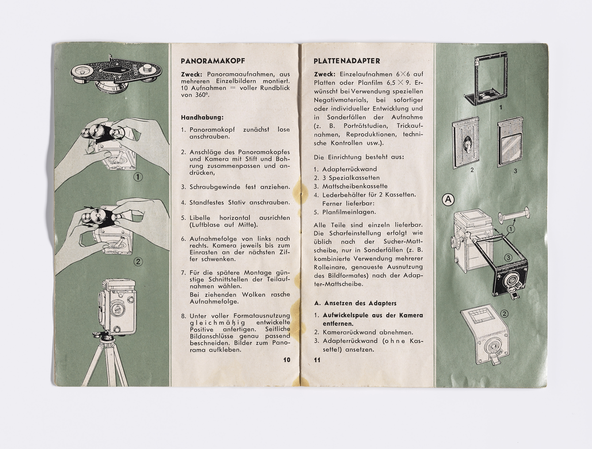 Kameramanual i to deler med manglende for- og bakside. Tilhører trolig et twin lens kamera av merke Rolleiflex. Denne delen består av side 5-20 og den andre 21-22. Manualen er på tysk og består av informasjon om modellen og tilbehør som kan kjøpes separat og hvordan disse brukes sammen med kameraet. Bruksanvisningen har flere tydelige bruksmerker i det ene hjørnet og langsiden.

Samlingen består av diverse fotoutstyr og andre gjenstander som har tilhørt Synnøve Brændshøi sitt fotoatelier. De fleste er nok fra 1940- og 50-tallet.