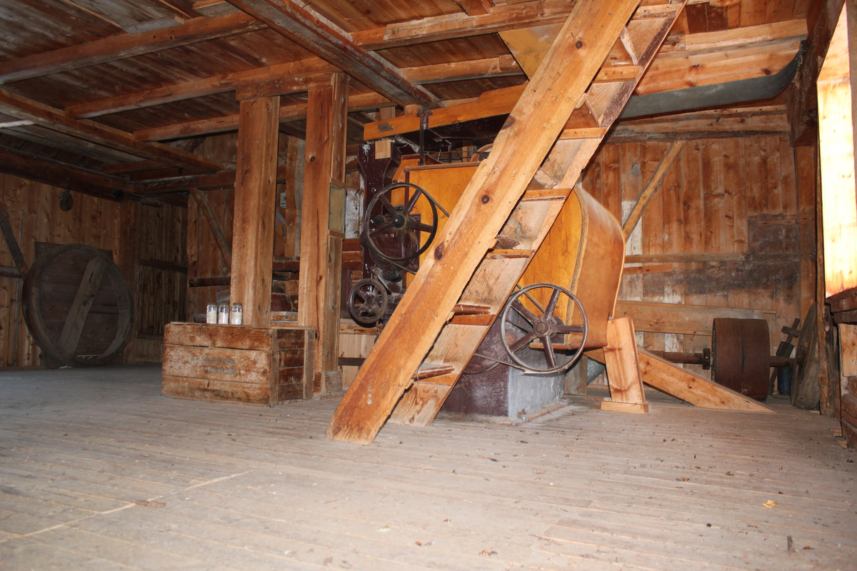 Elektrisk drevet kornmølle bygd av Målselv kommune i 1916.