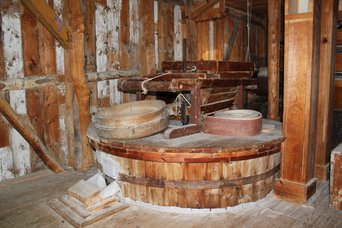 Elektrisk drevet kornmølle bygd av Målselv kommune i 1916.