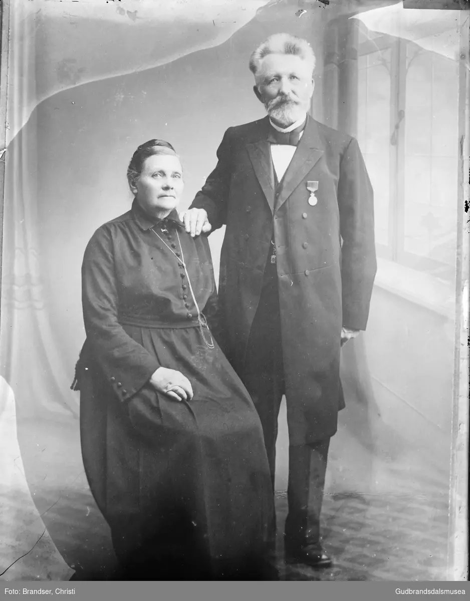 Grethe Krogstad (f. Øftsås) og Peder Krogstad (f. 1858)