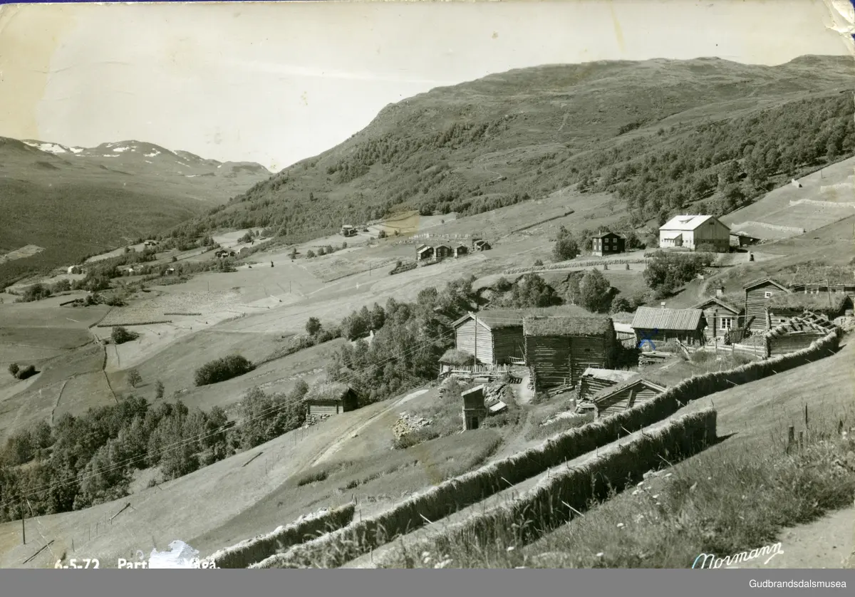 Postkort frå Visdal, Nordherad 1959

Første eier av foto; Ola Odnes 1922-2020, Vågå. Innlånt og skænna fra Kari Margot Odnes 2023