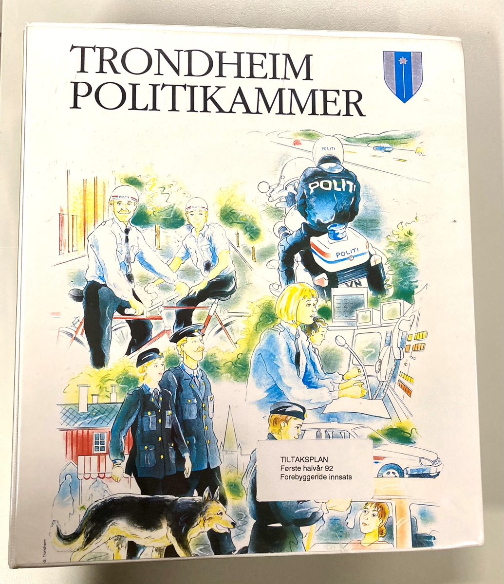 Plakater, kassetter (både enkeltkassetter og sett med fire kassetter i hvert) brosjyrer, samt videopptak fra Konstablenes Maggabands konsert på Heimdal 12.04.1988. 

Dokumenter: Evalueringsrapport for kampanjen "Fra bagatell til helvete" utarbeidet av Sintef i september 1988.

"Trondheim politikammers hovedstrategier for forebygginag av kriminalitet og ulykker 1992/1993" og "Trondheim politikammers tiltaksplan for første halvår 1992" bl.a materiell til kampanjene "Bevisst bevisstløs" og "Gjengen eller ingen".