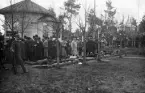 Linköpings skyttegille håller skytteövningar i Magistratshagen. Foto omkring 1915.