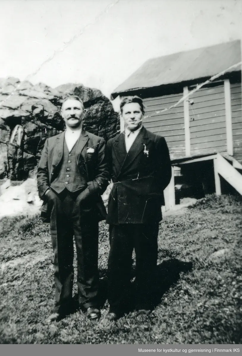 Kamøyvær. Hans Svendsen og Walter Johannessen. 1930-årene.