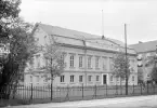 Under perioden 1858-1956 drevs Ljungstedtska skolan i den avbildade byggnaden som ännu reser sig invid Kungsgatan i Linköping. Skolan realiserades redan år 1824 genom medel av den i Linköping födde Anders Ljungstedt. I förstone var skolan riktad mot fattiga pojkar men kom med tiden att utvecklas till yrkesskola.