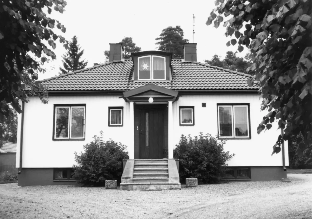 Sunnemo avstyckades från Brokvarn och bebyggdes 1939 av Sigfrid Fredrik Andersson från Torsättra. Sigfrid hade fram till 1939 ägt gården Ekebo i Tveta. Han var gift med Anna Jonsson, syster till Einar Waldekrantz.
