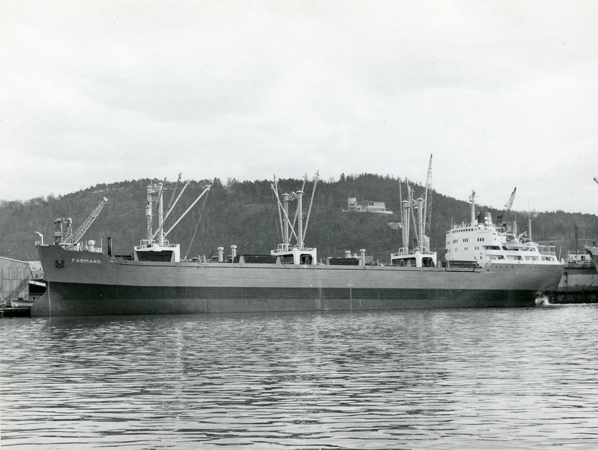 M/S Farmand (b.1967, A/S Tangen Verft/ Nylands Verksted, Kragerø/ Oslo), ved kai