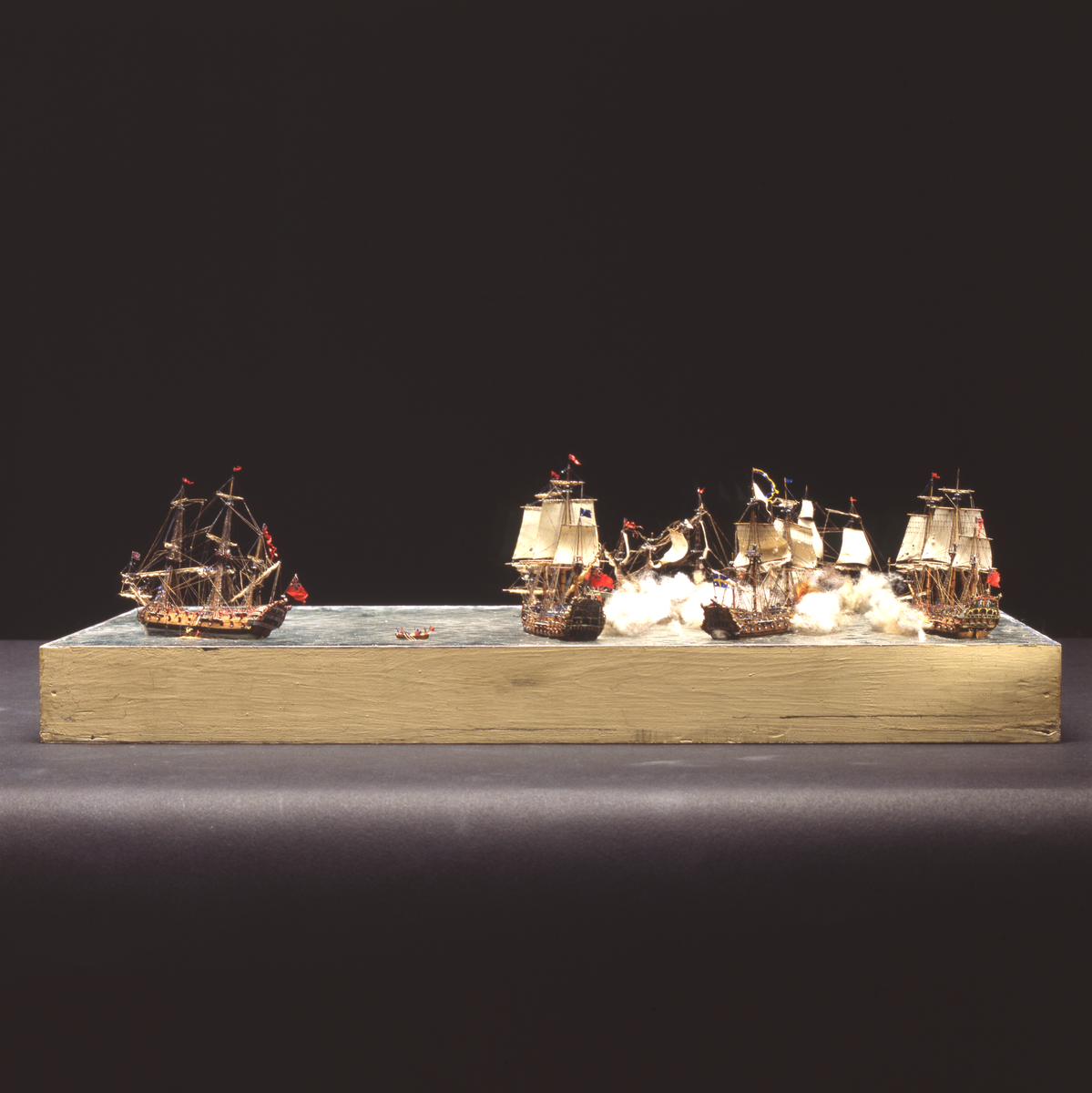 Modelldiorama visande striden vid Orford Ness år 1704 mellan det svenska linjeskeppet ÖLAND och en engelsk eskader.