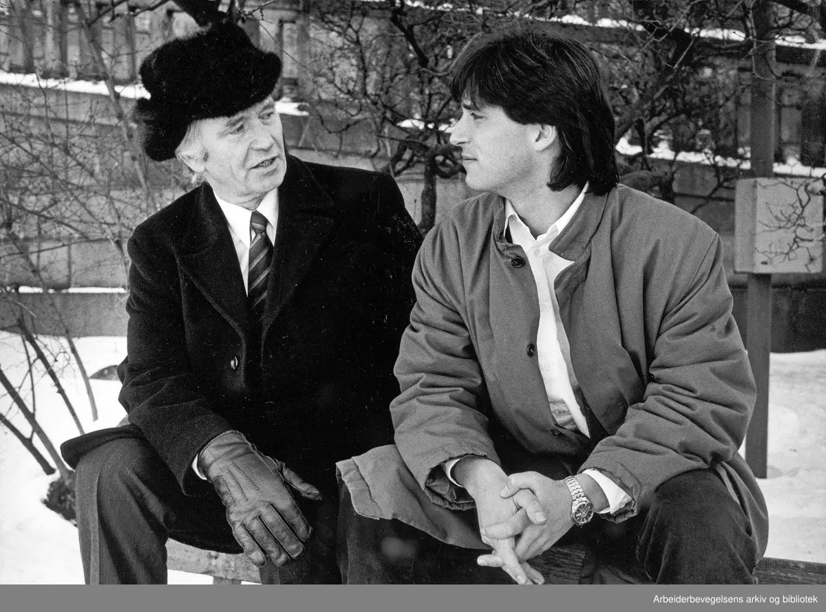 Thorvald Stoltenberg og AUF-leder Jens Stoltenberg, mars 1986.