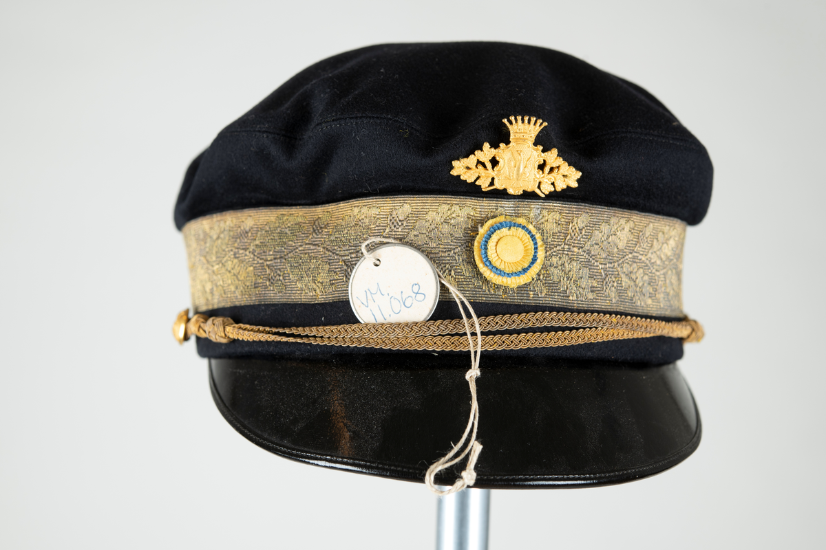 Anmärkning: Till parad- och landshövdingeuniform. Släpmundering.