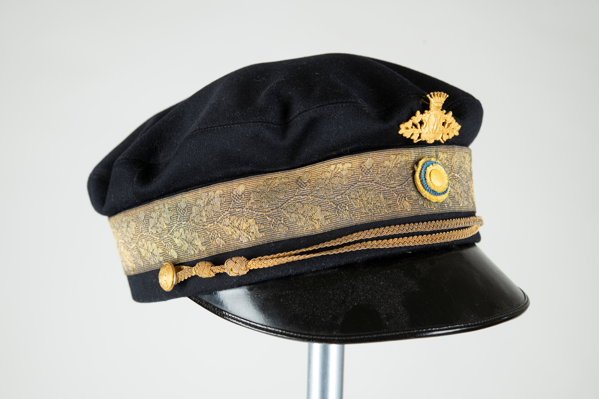 Anmärkning: Till parad- och landshövdingeuniform. Släpmundering.