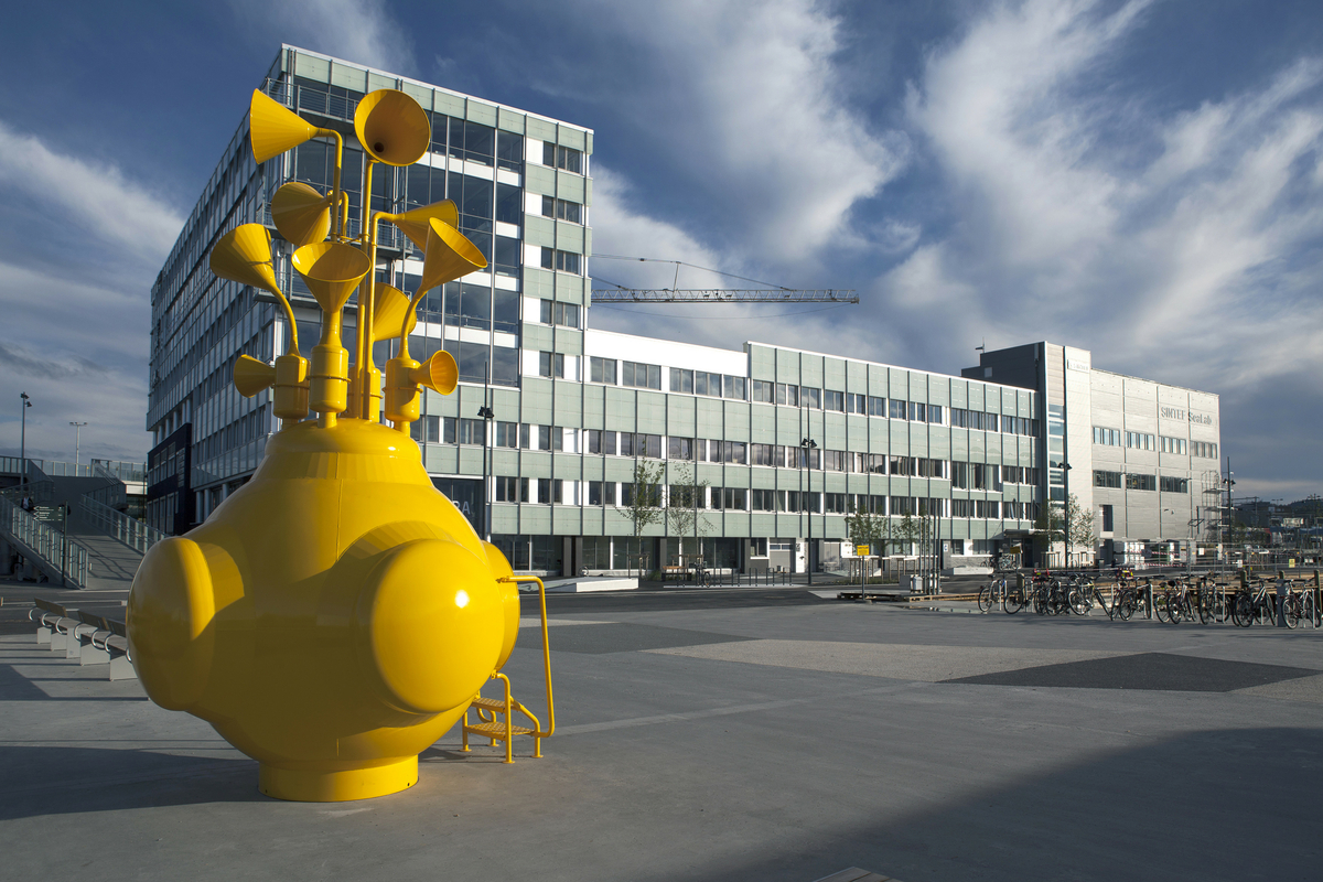 Gul kapsel med trompetformede vindfangere