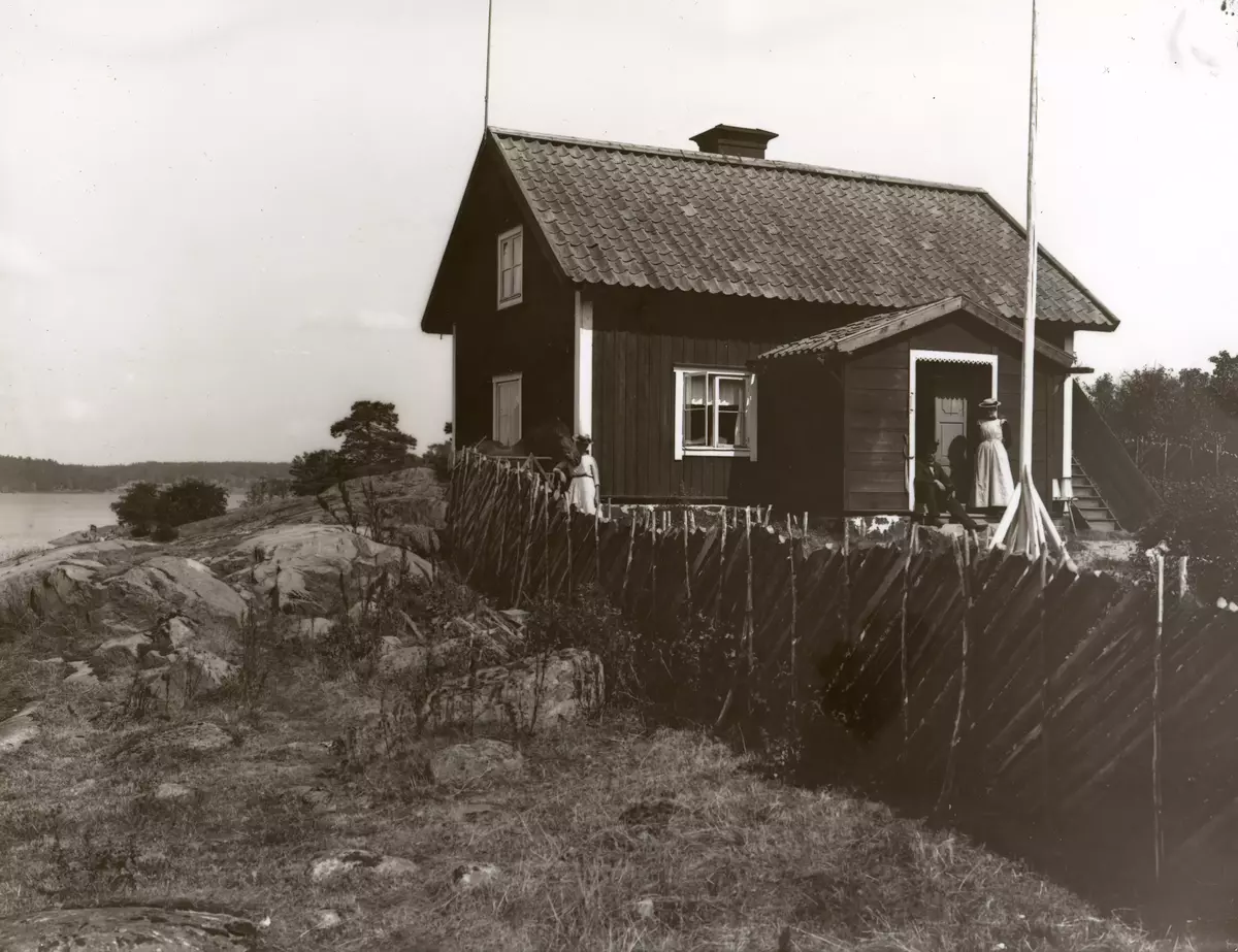 Carlssons stuga.
Elgö tillhörde Margretelunds gods
