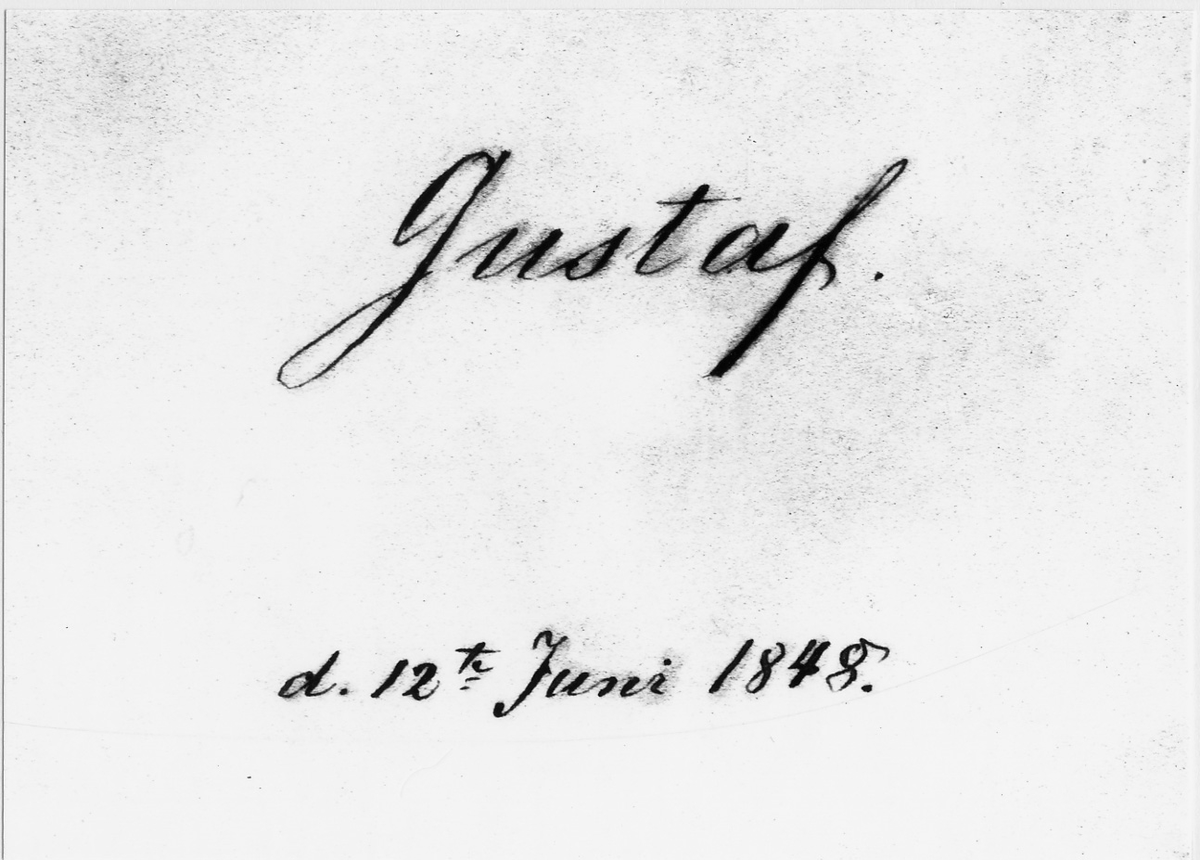 Namnteckning:   'Gustaf  d. 12:te juni 1848”- i förgylld ram lika med
N:o 4938. Minnesplåten märkt: ' Minne af Hans Kongl.
Höghet Prins Gustafs nådiga besök(på denna?)Fregatt”.
Märkt å baksidan: 'Fregatten Eugenie”.
Innerkant: 130 *72  mm
Ytterkant:189 * 130 mm
