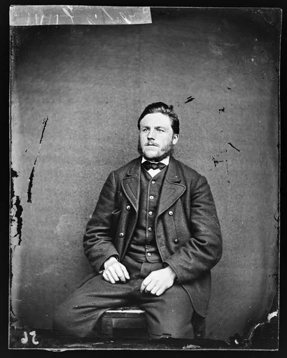 PortrettH, mann, bunad, hallingklede