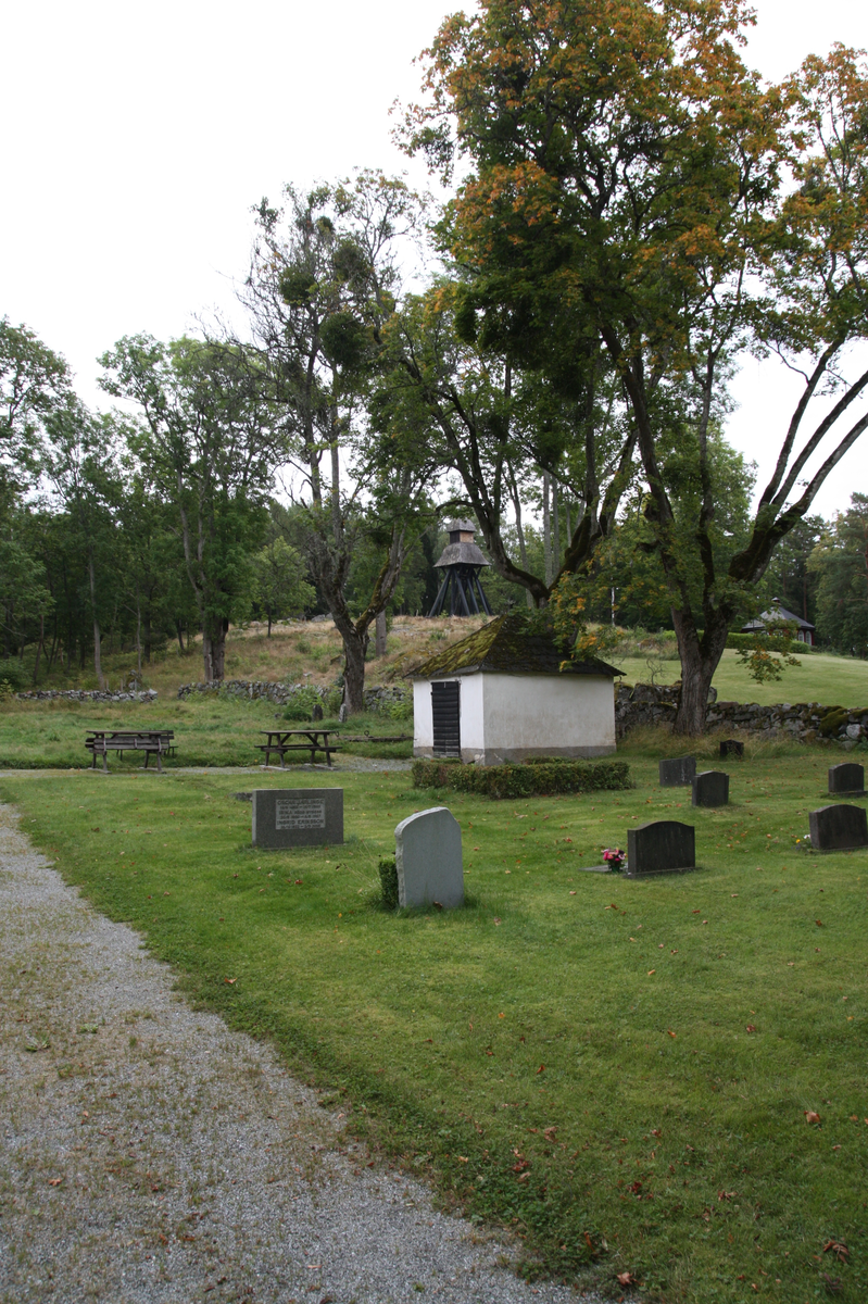 Arnö kyrka, Kungs-Husby socken, Uppland