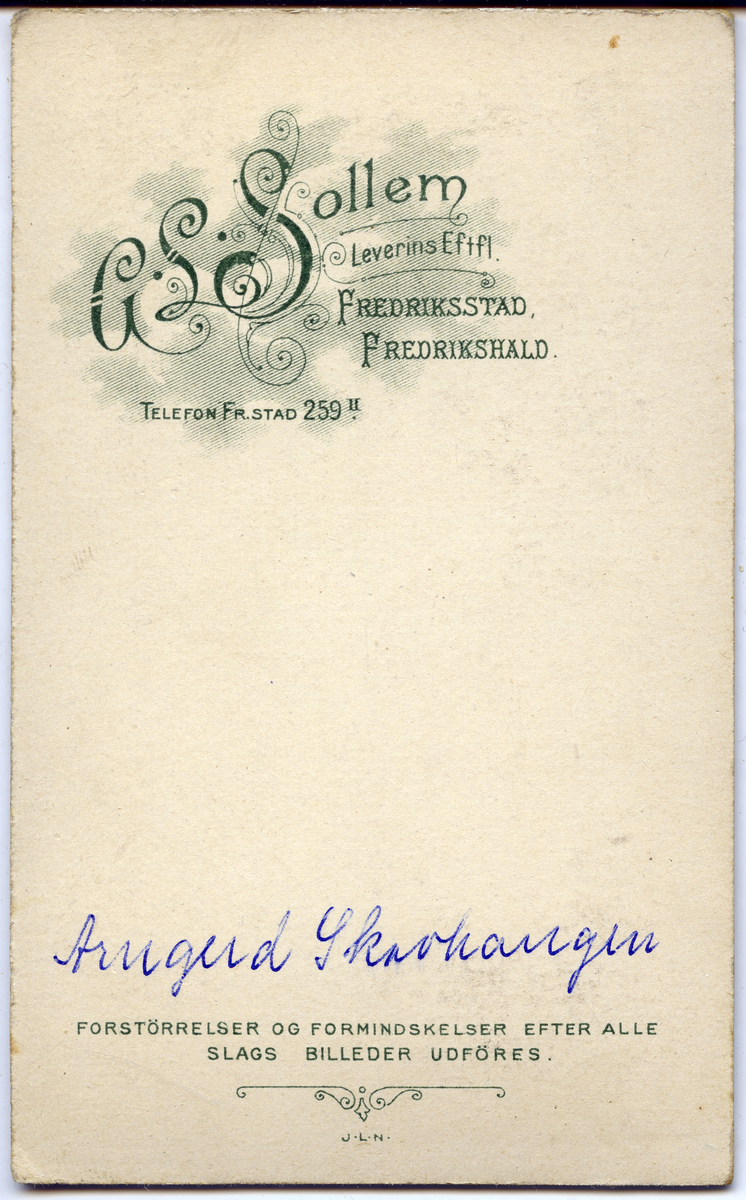 Arngerd Skavhaugen (småjente).
Bilde er fra fotoalbum GM.036888.