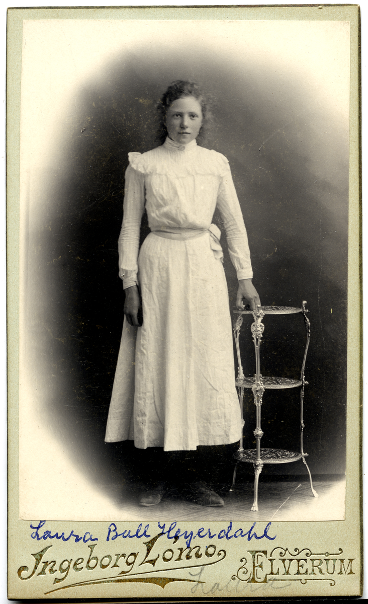 Laura Bull Heyerdahl.
Bilde er fra fotoalbum GM.036888.