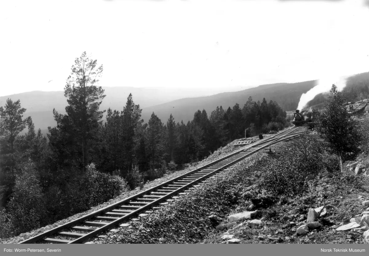 Valdres, Jernbanen gjennom Valdres