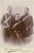 Porträtt av Otto Silfverschiöld, Gustaf Leuhusen och Cornelius Sjöcrona, underlöjtnanter vid Livregementets husarer.
