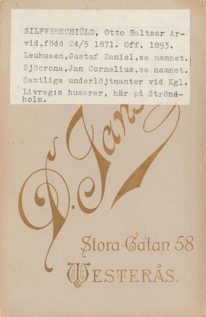 Porträtt av Otto Silfverschiöld, Gustaf Leuhusen och Cornelius Sjöcrona, underlöjtnanter vid Livregementets husarer.