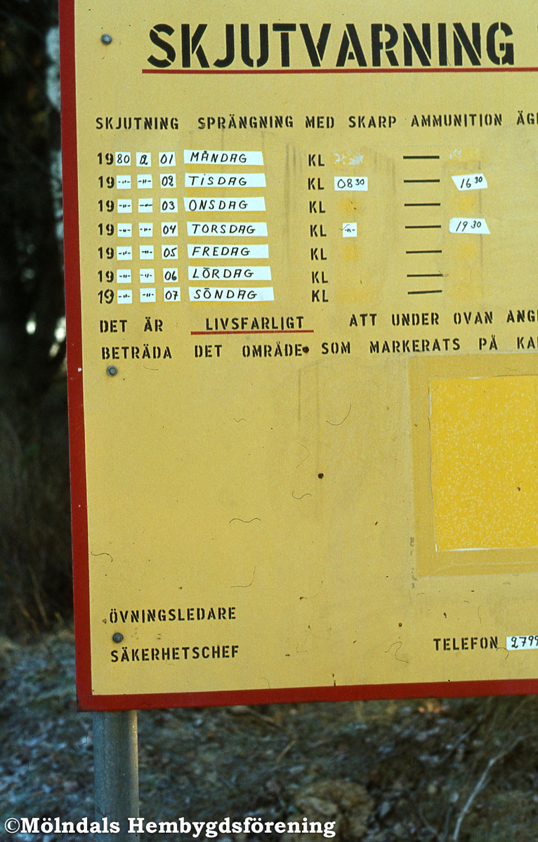 Tavla vid Sisjöns skjutfält i Balltorp, Mölndal, år 1980. Sven Olof Olsson fotograferade denna tavla varje vecka under två år för att visa att militärens siffror var felaktiga.