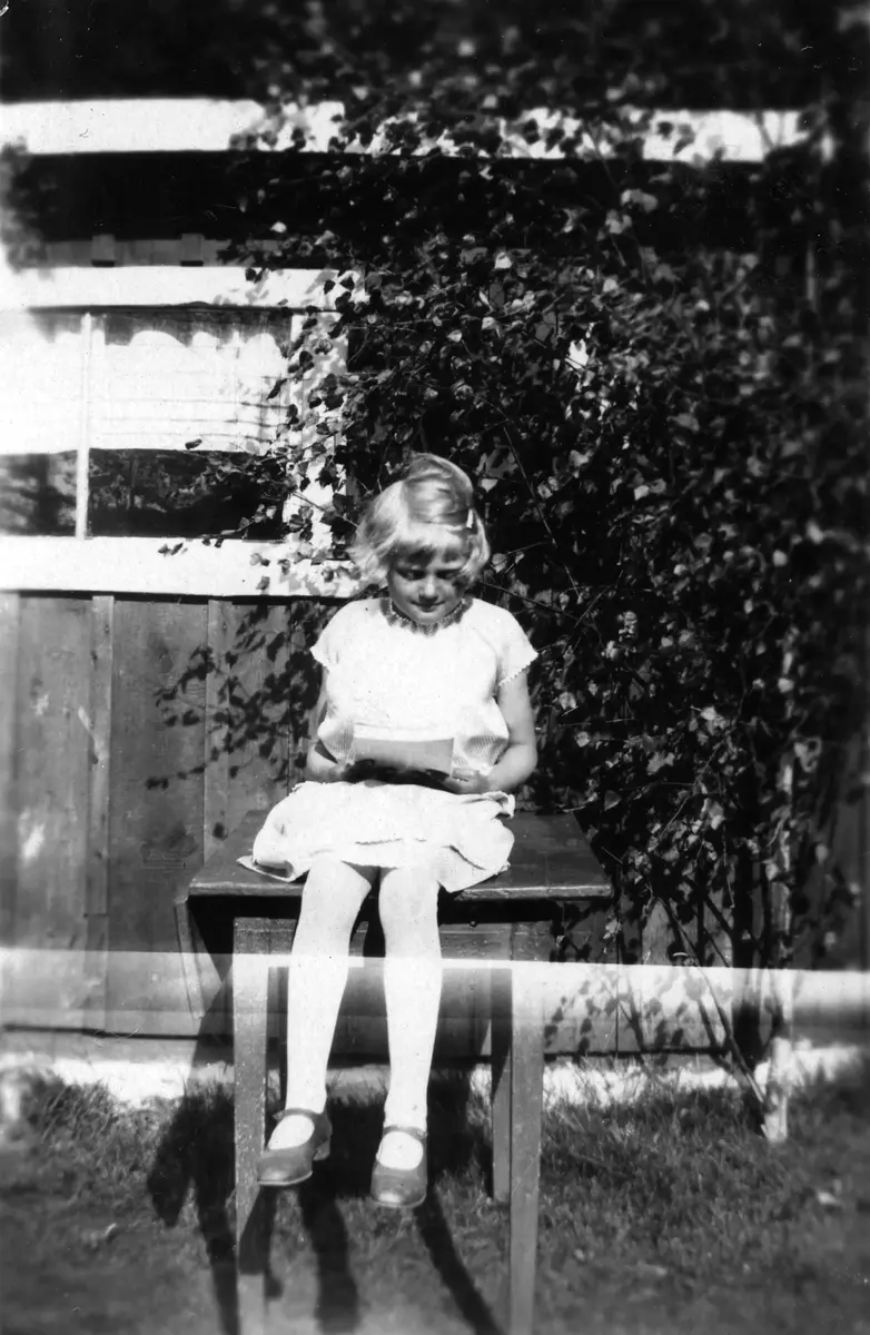 Eivor Jakobsson Lekarvik; 1919 - 1976. Dotter till Beda och Karl Johannes Jakobsson Lekarvik.