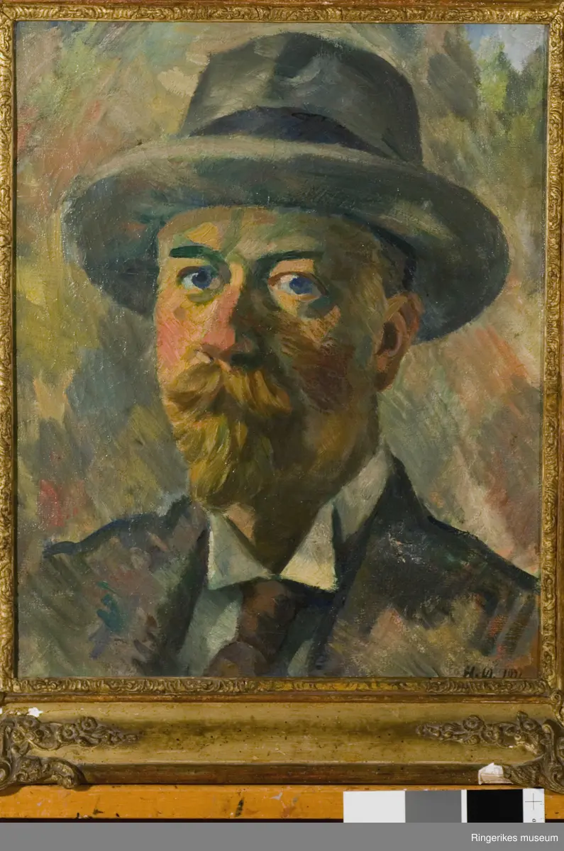Selvportrett av Hans Ødegaard
malt i 1921

Skader på ramme, hull i maleriet. Bør konserveres